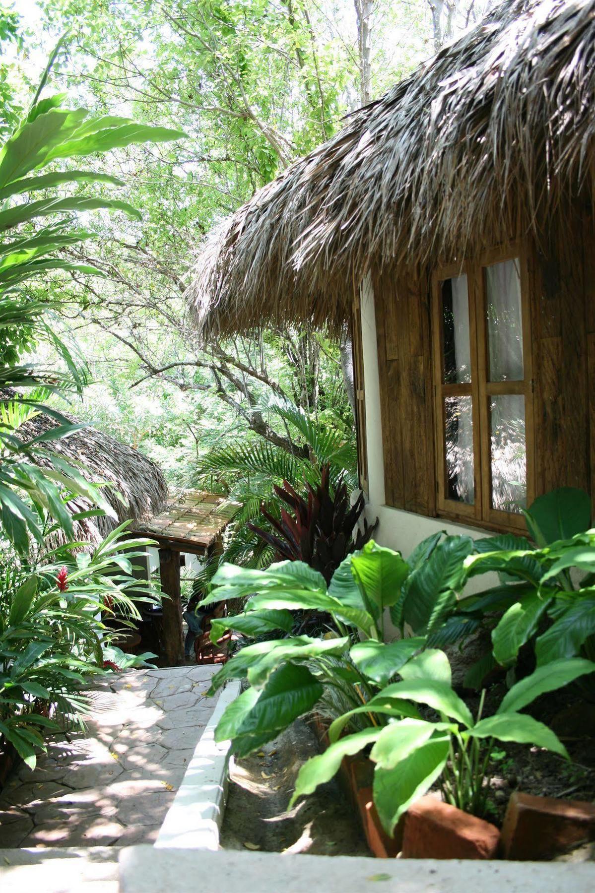 Cabanas Biuzaa Hotel Zipolite Exterior photo